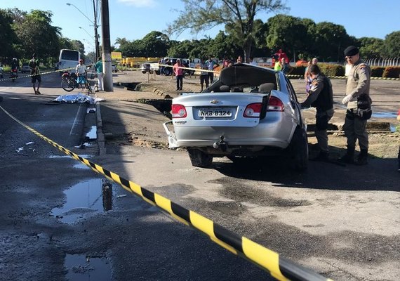 Acidente deixa uma pessoa morta após colisão com poste