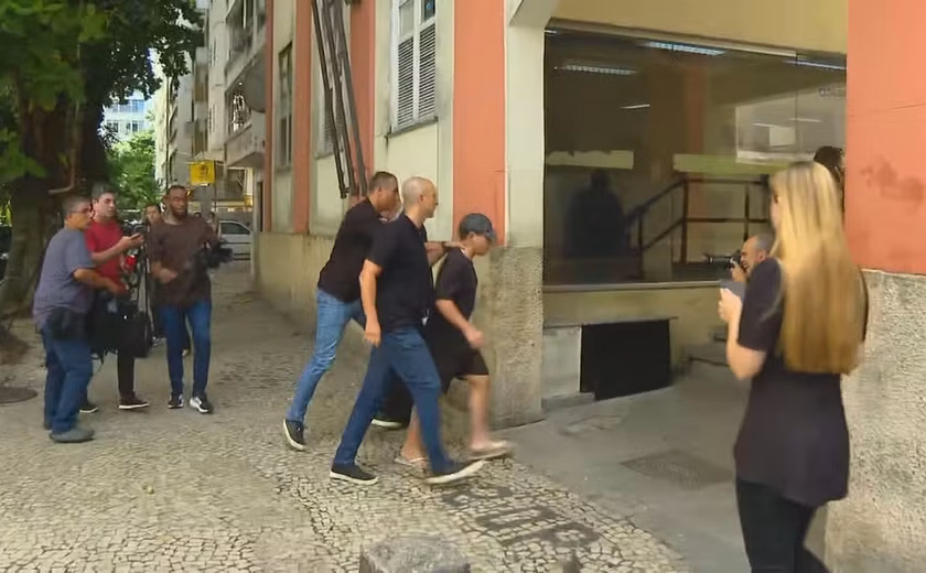 Foragido por estupro coletivo se entrega à polícia; 4 investigados viram réus