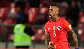 Chile bate o Peru no sufoco e mantém vivo sonho de ir à Copa