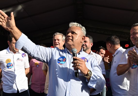 Em Rio Largo, Renan Filho e Paulo Dantas desejam boa sorte a Daniel Pontes