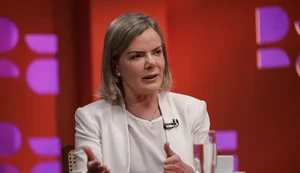 Gleisi diz que políticos de direita querem Estados Unidos intervindo no Brasil