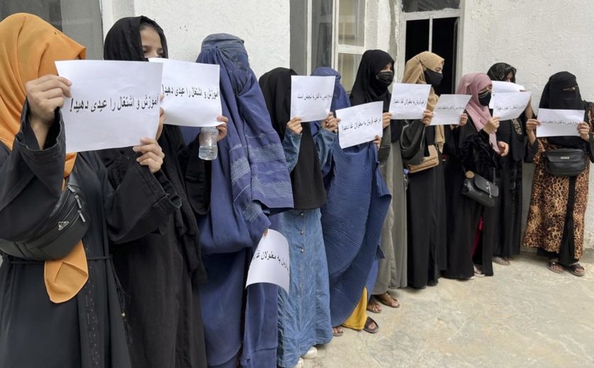 Talibãs proíbem salões de beleza para mulheres no Afeganistão