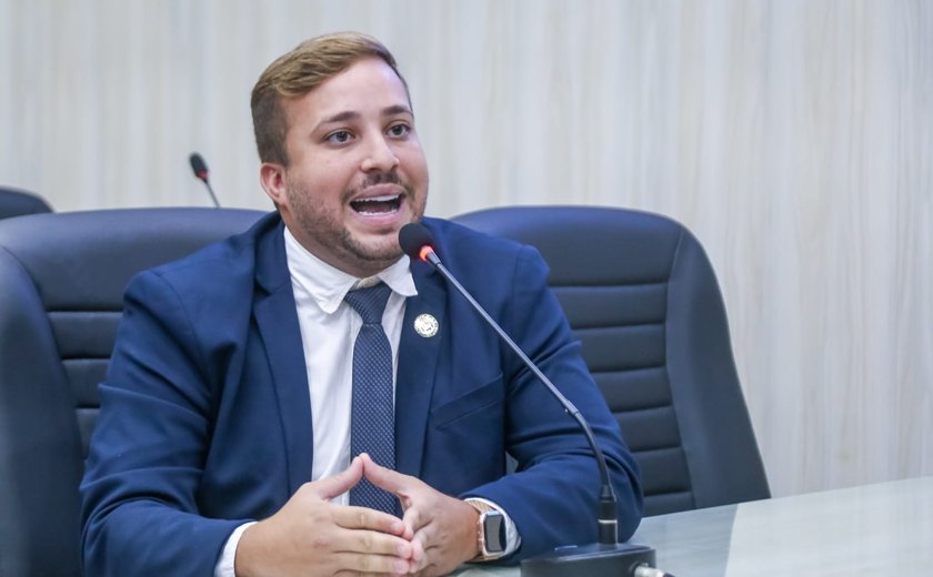 Câmara de Maceió vai investigar ataques homofóbicos contra vereador Rodolfo Barros