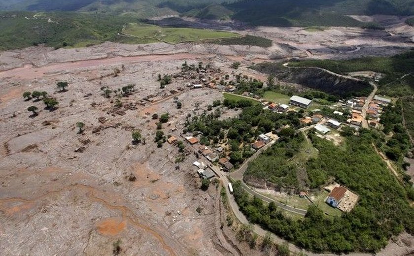 Por desastre em Mariana, quatro empresas e 22 pessoas se tornam rés