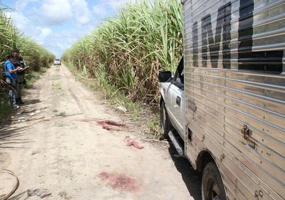 Corpos são encontrados com cabeça esmagada e orelha decepada em Maceió
