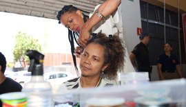 Tranças afro aproximam público e cultura no estande da Secult na Bienal Internacional do Livro