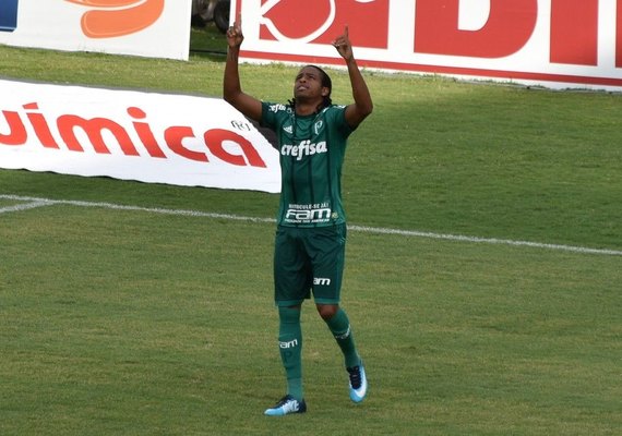 Palmeiras derrota o Bragantino fora de casa e chega a 4 vitórias em 4 jogos
