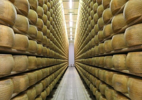 Italiano morre após ser esmagado por toneladas de queijo