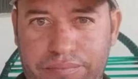 Homem é morto a tiros enquanto conversava em calçada em Canapi