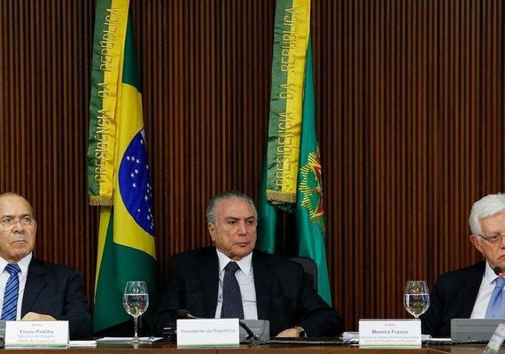 Fachin manda para Moro denúncia contra Cunha, Geddel, Henrique Alves e Loures