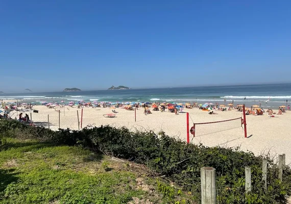 Menina de 11 anos morre afogada na Praia da Barra da Tijuca