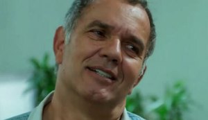 'Verão 90': Hoje! Herculano volta para o Brasil com namorada americana