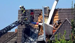 Avião de pequeno porte cai em casa e mata uma pessoa na Alemanha