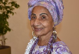 Mãe Mirian toma posse na Academia Alagoana de Cultura