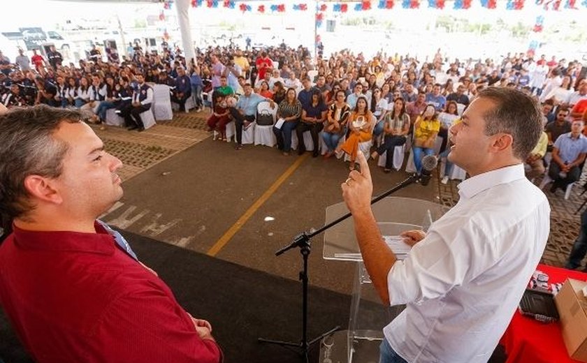 Governador anuncia construção de Hospital Regional e reforma da Unidade de Emergência