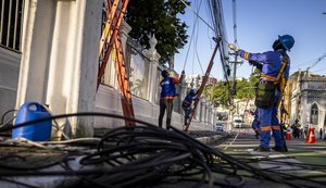 Projeto Poste Limpo completa um ano com mais de 200 toneladas de fios retiradas em Maceió