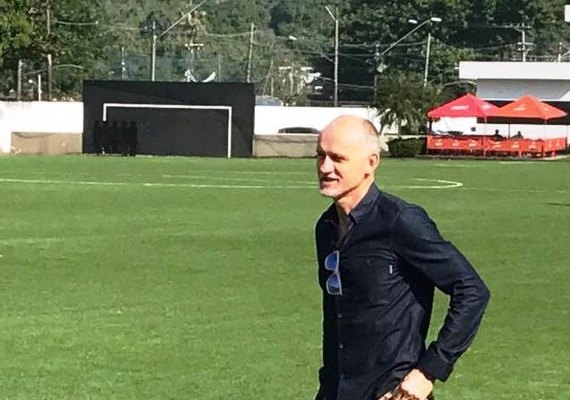 Após ver Cássio, Taffarel acompanha Vanderlei em treino do Santos