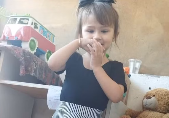 Menina de 3 anos é morta de ''tanto apanhar'', corpo é colocado em mala e enterrado
