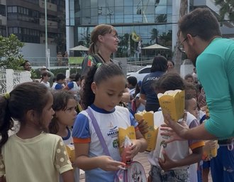 Roda Maceió celebra o Dia Nacional da Alegria com experiência para 130 crianças