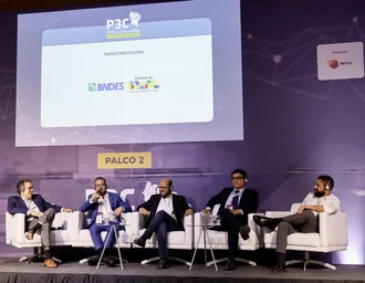 Casal leva experiência alagoana em saneamento a evento regional de PPPs e concessões