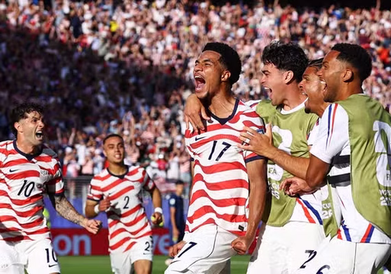 Estados Unidos vencem Bósnia e Herzegovina e se classificam para as oitavas de final