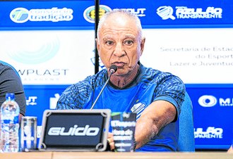 CSA aposta em Márcio Fernandes para buscar o acesso