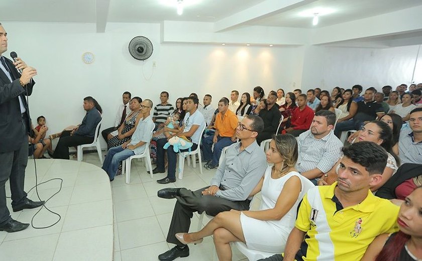 Casamento Coletivo no Jacintinho realiza união de 49 casais