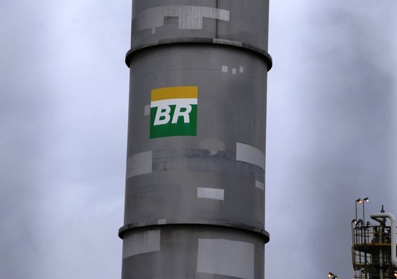 Petrobras fecha acordo que permite empreiteira voltar a participar de licitações
