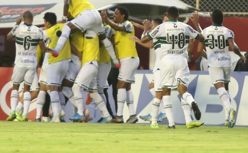 Coritiba vira sobre o Vitória em Salvador e conquista o acesso à Série A
