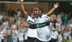 Coritiba vence o Figueirense no Couto Pereira e entra no G4