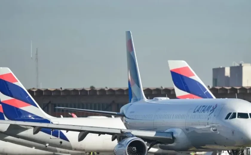 Avião aborta decolagem em alta velocidade no Aeroporto de Guarulhos