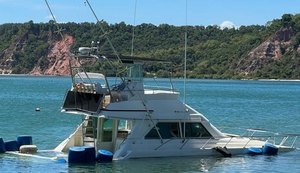 Barco do presidente da Câmara Arthur Lira afunda na Barra de São Miguel