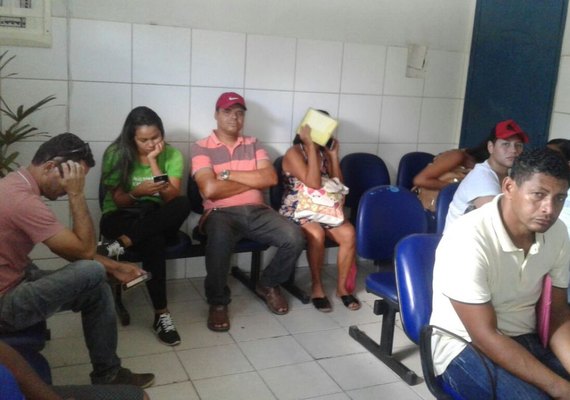 Ar-condicionado do atendimento da Central de Flagrantes está quebrado há três meses