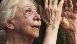 'O Outro Lado do Paraíso': Mercedes invoca forças do além e faz Zé Victor queimar