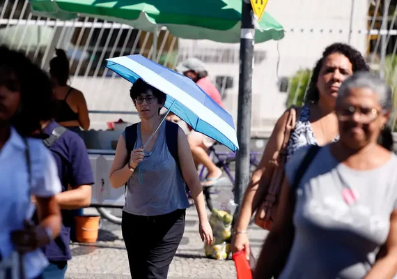 Salário mínimo deverá subir para R$ 1.741 em 2027