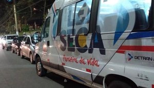 BPTran flagra quatro condutores inabilitados e três alcoolizados, na parte alta de Maceió