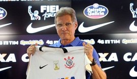 Corinthians oficializa contratação de Oswaldo de Oliveira