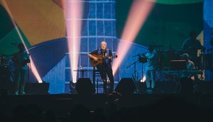 Ícone da MPB, Toquinho celebra 60 anos de carreira e apresenta o último show do ano em Maceió