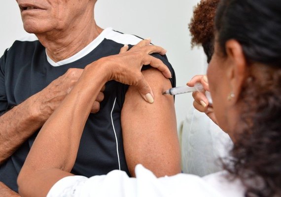 Alagoas já vacinou mais de 350 mil pessoas contra a Influenza