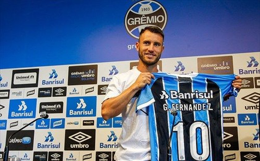 Argentino Gastón Fernández chega ao Grêmio e veste a camisa 10