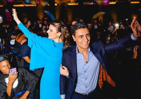 Em Londres, JHC e Marina Candia recebem estudantes da rede municipal para intercâmbio histórico