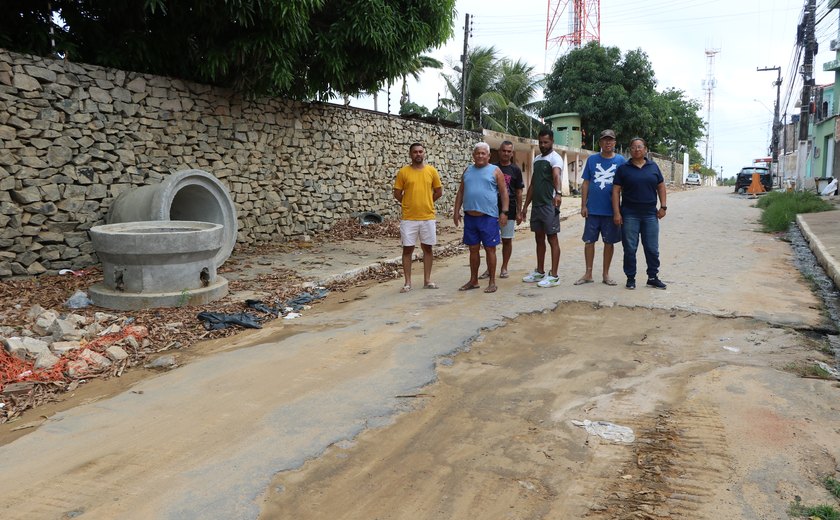 BRK abandona obra no Jacintinho desde outubro de 2025