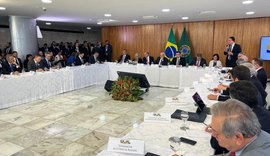 Vice-governador de Alagoas discute segurança nas escolas com presidente Lula