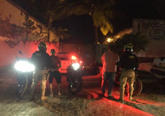 PRF prende dois homens por porte ilegal de arma de fogo na BR-316