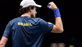 João Fonseca vence ex-número 3 do mundo e coloca Brasil nas qualificatórias da Copa Davis de 2026