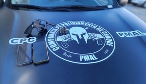 Arma de fogo e quase 3 kg de maconha são retirados das ruas em ações da PM