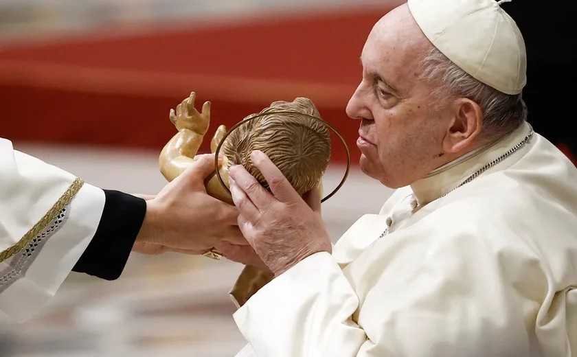 Papa critica guerras e faz referência à Ucrânia na Missa do Galo