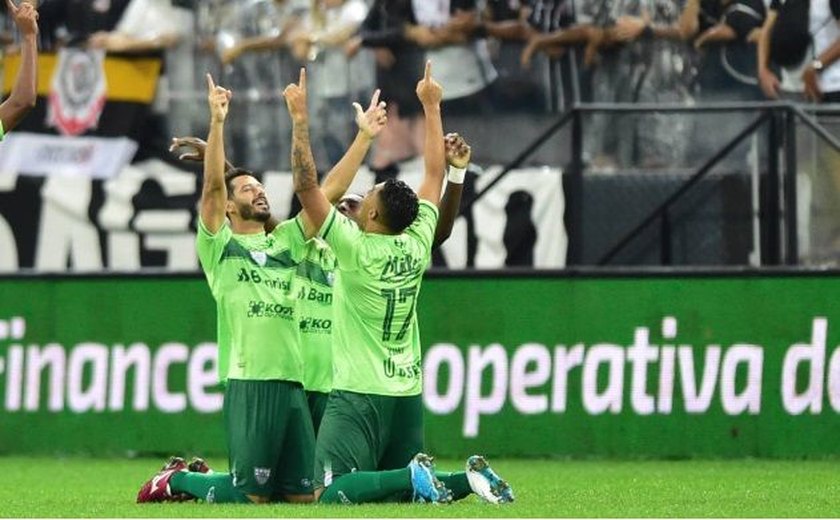 Corinthians vira e consegue classificação dramática na Copa do Brasil