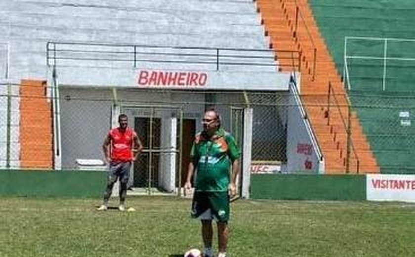 Presidente do Coruripe  anuncia saída do técnico Caé Cunha do  comando alviverde