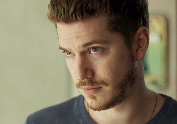 'Rock Story': Nos próximos capítulos! Alex seduz ricaça em troca de grana